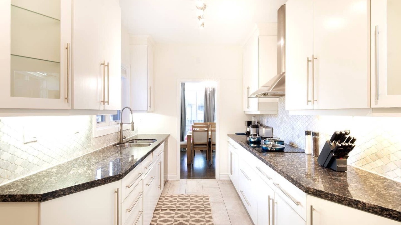 Photo of Kitchen in Bathurst Manor