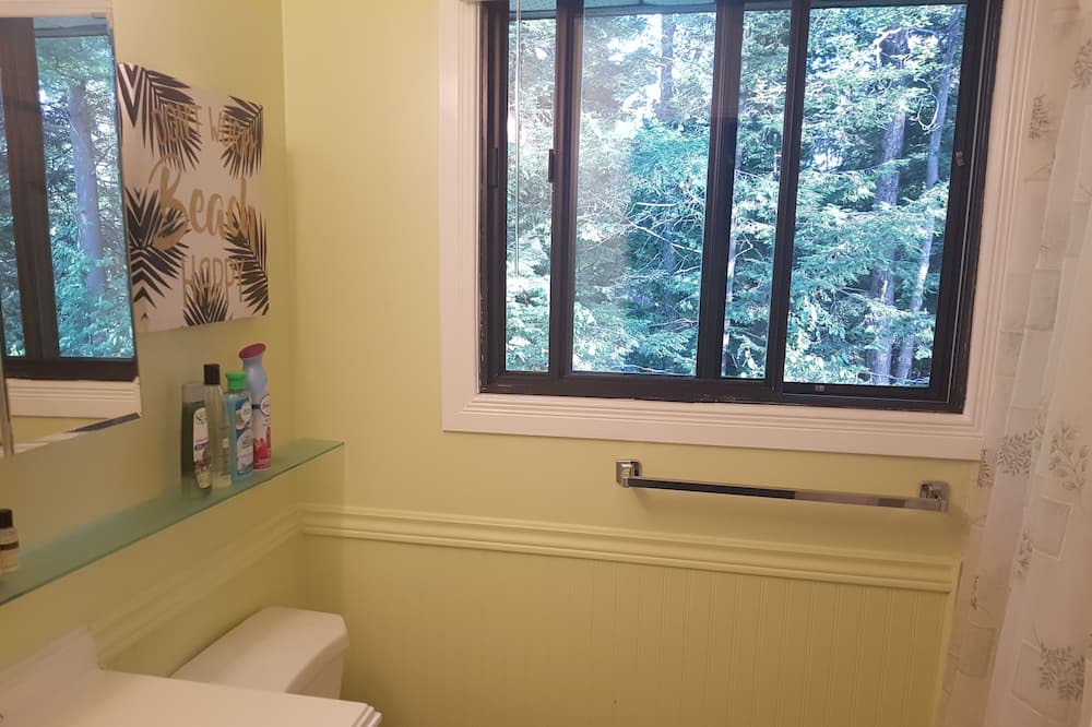 Photo of Bathroom in Balm Beach