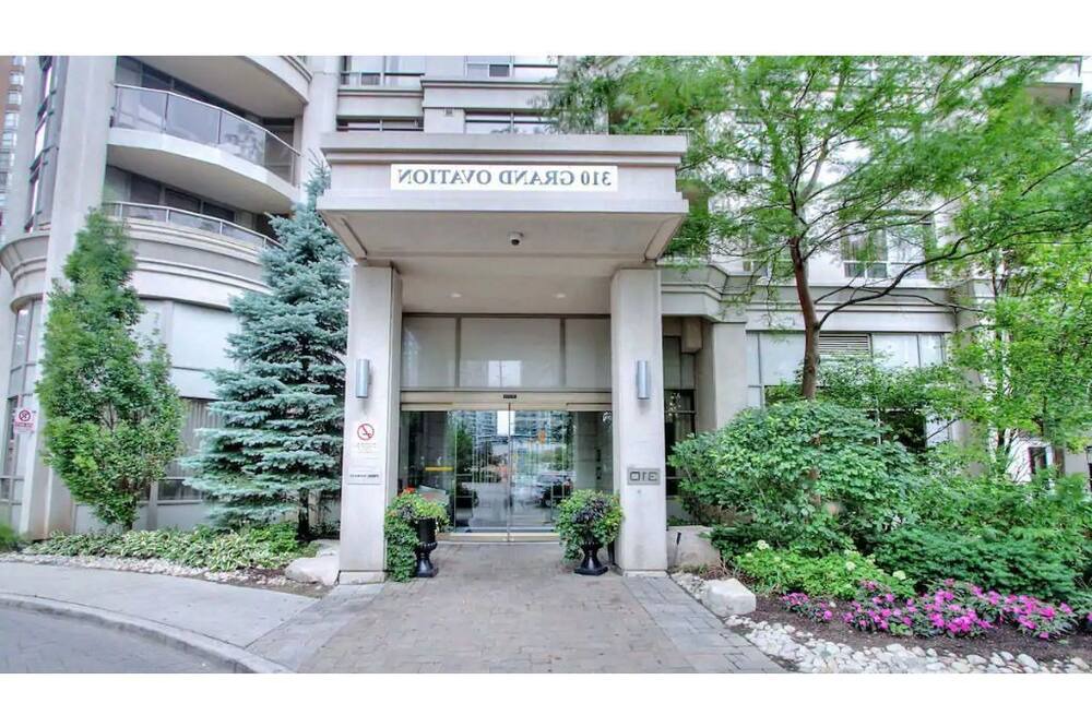 Photo of Outdoor in Downtown Mississauga