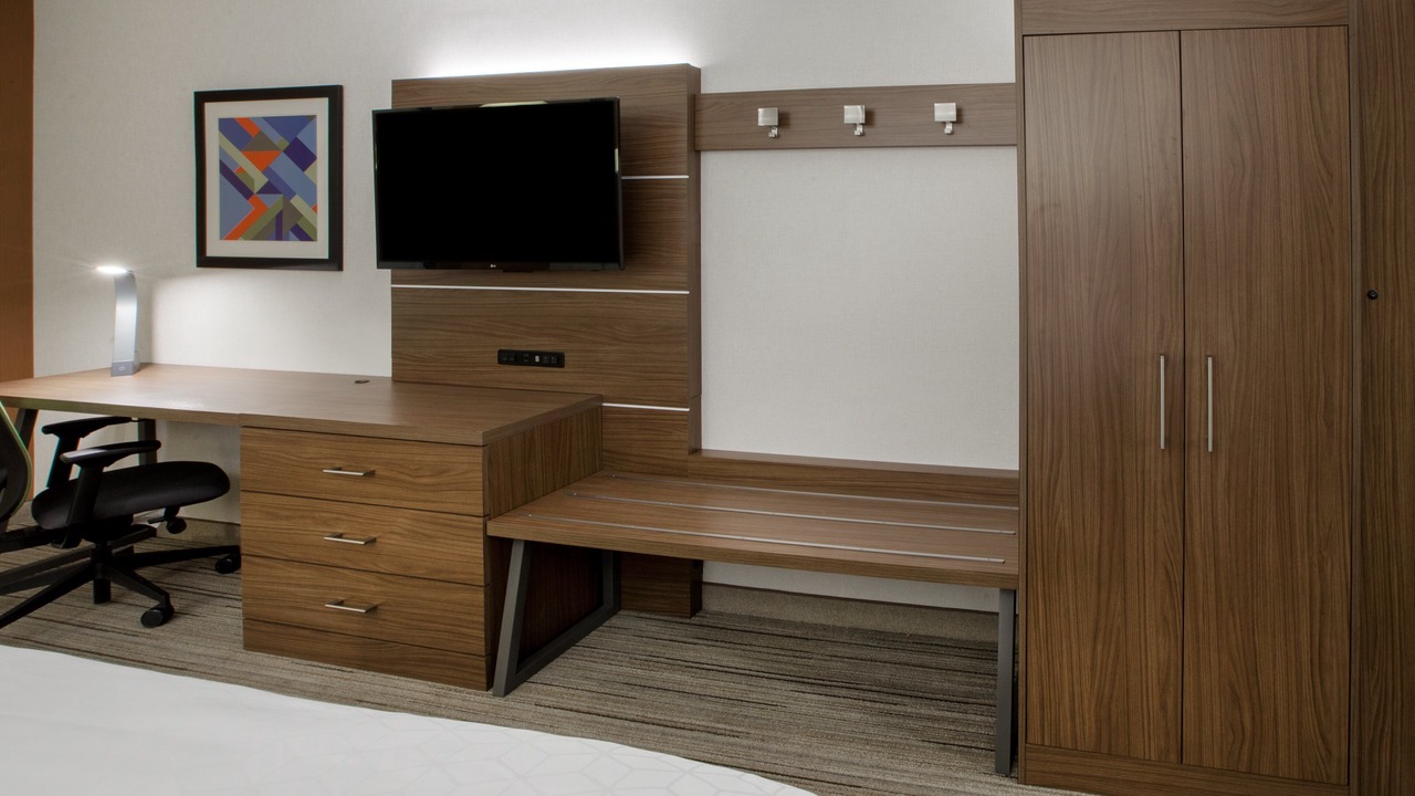 Photo of Bedroom in Lakeshore