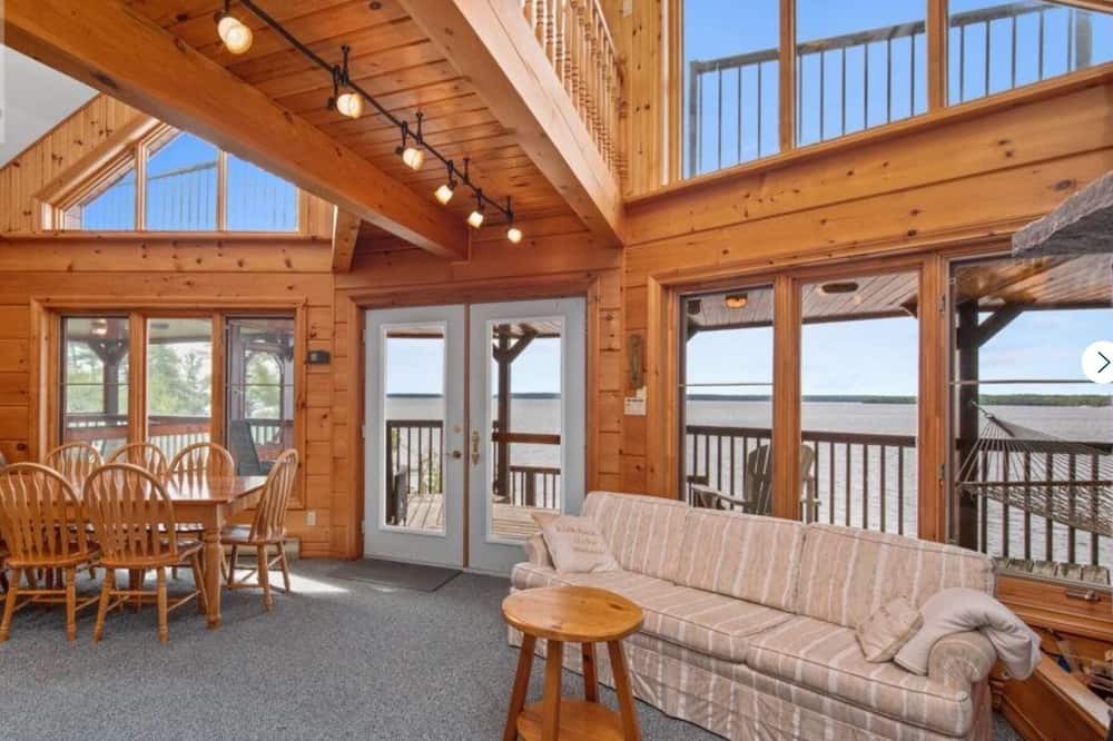 Photo of Livingroom in Carling
