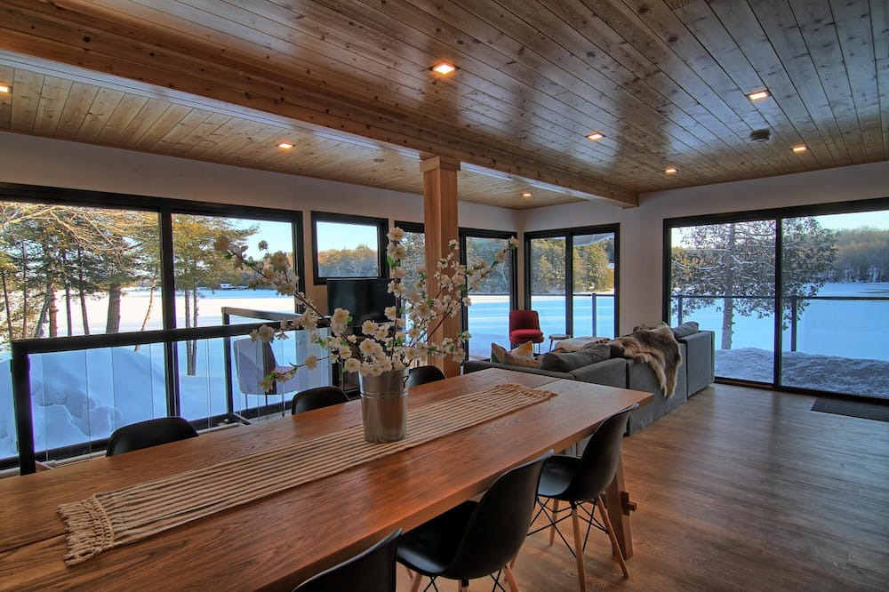Photo of Livingroom in Rosseau