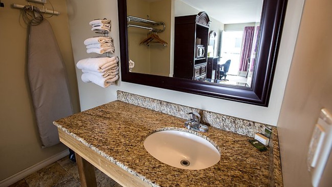Photo of Bathroom in Chatham-Kent