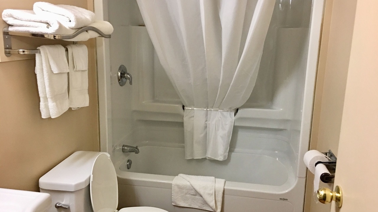 Photo of Bathroom in Azilda