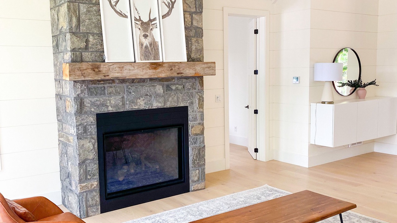 Photo of Livingroom in Bracebridge