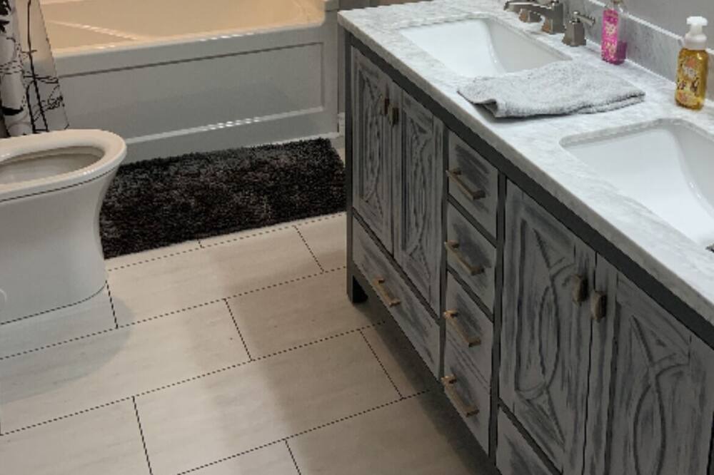 Photo of Bathroom in Scotia