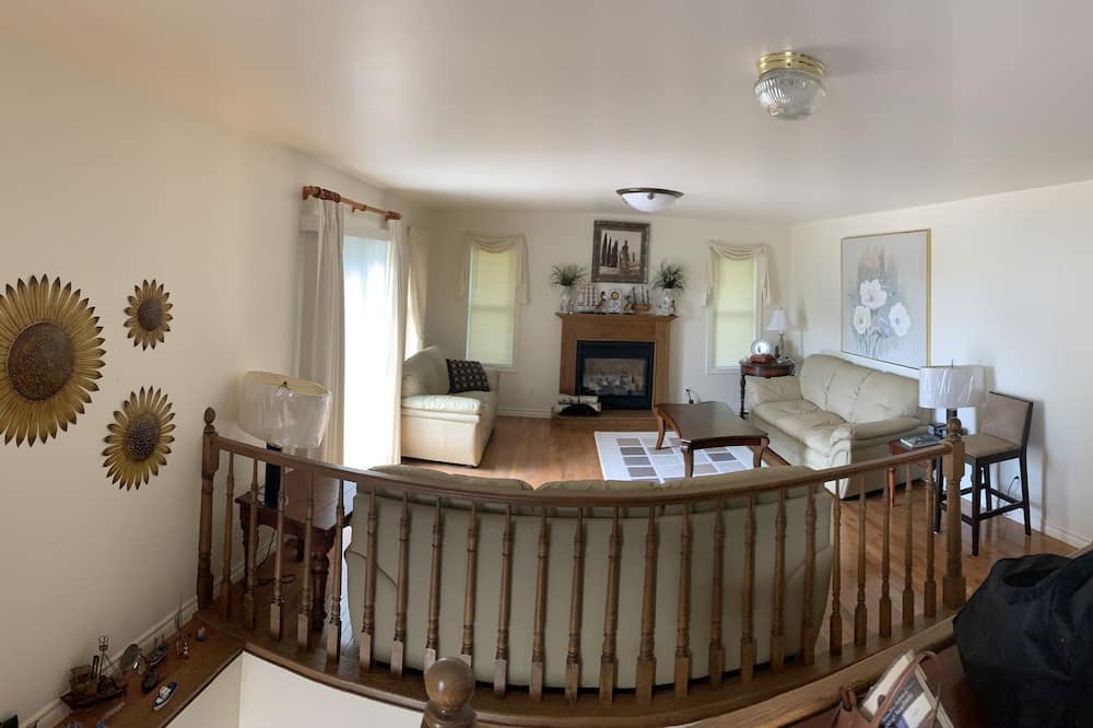Photo of Livingroom in Bayfield