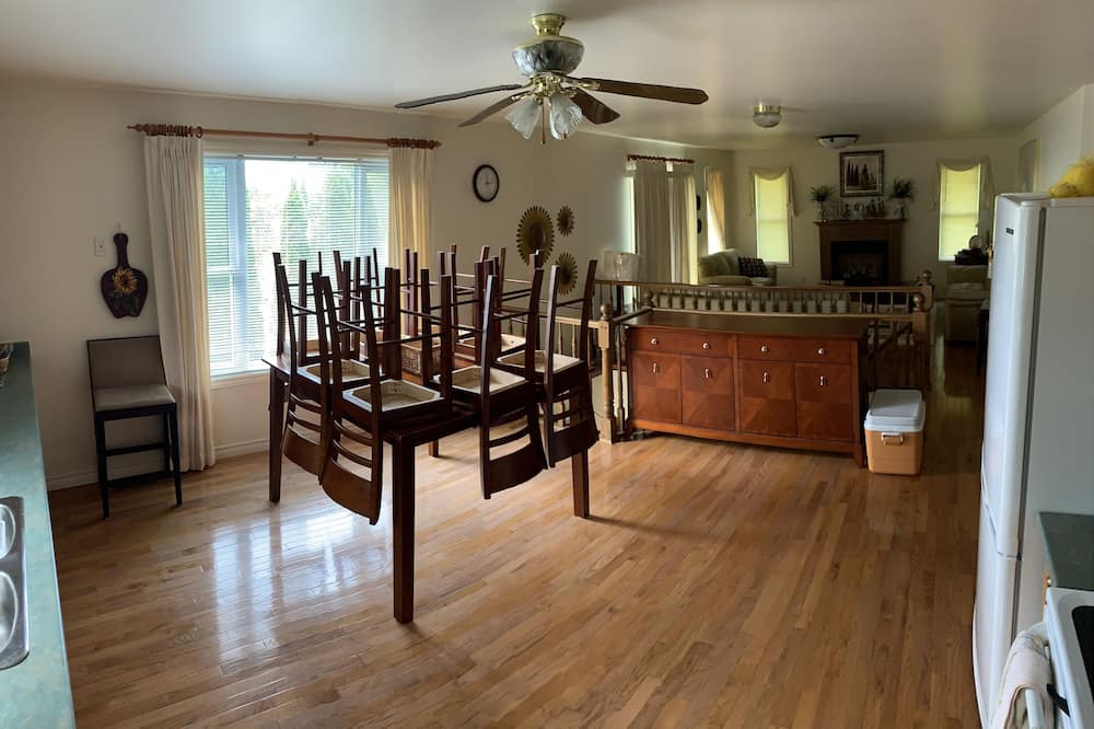 Photo of Livingroom in Bayfield