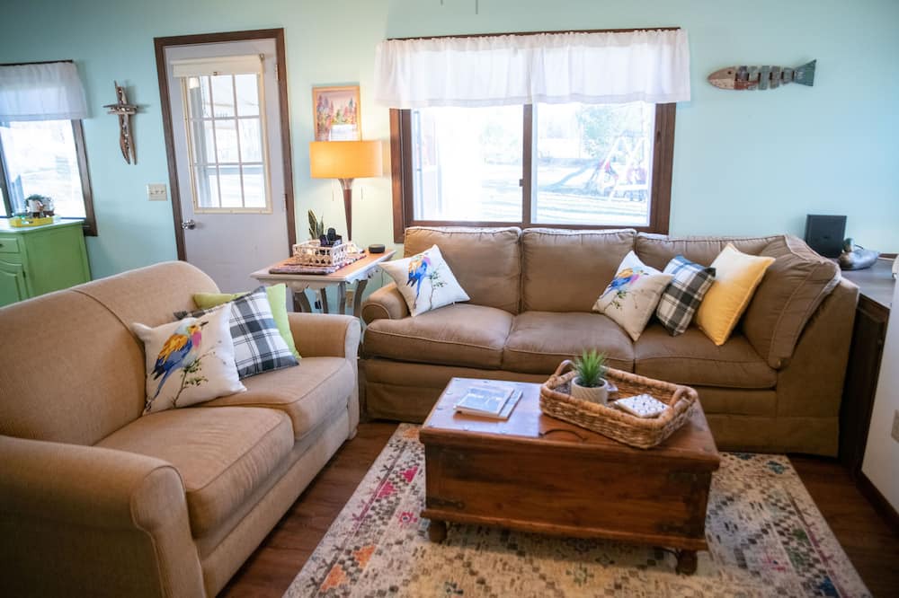 Photo of Livingroom in Pine City