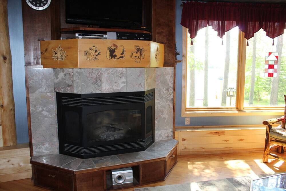 Photo of Livingroom in Squaw Lake
