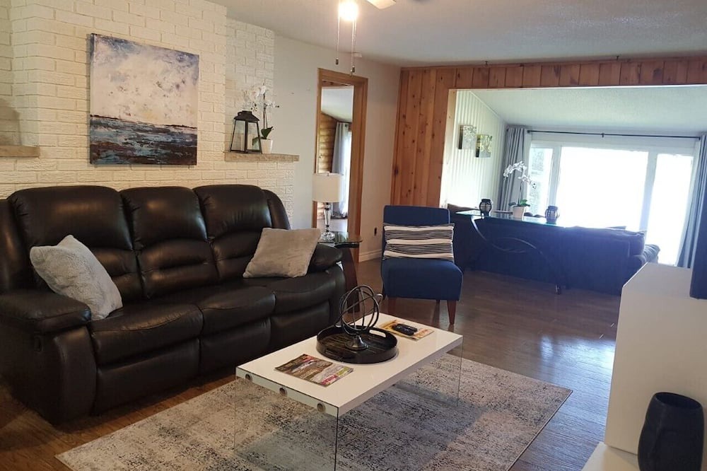 Photo of Livingroom in Faraday