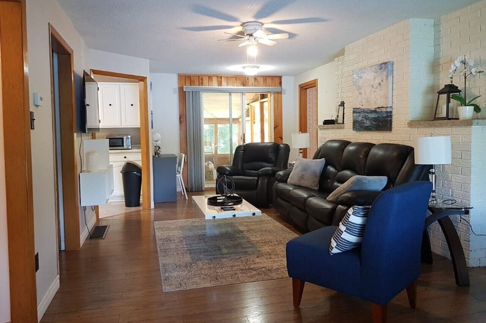 Photo of Livingroom in Faraday