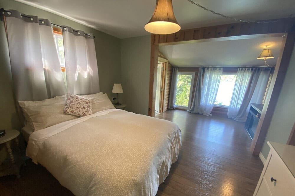 Photo of Bedroom in Faraday