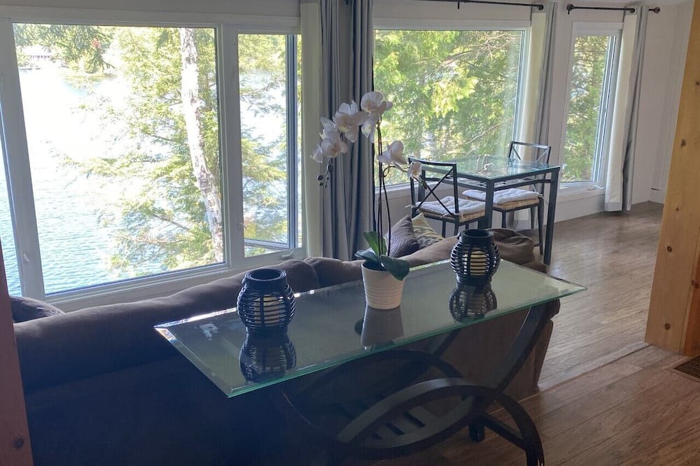 Photo of Livingroom in Faraday