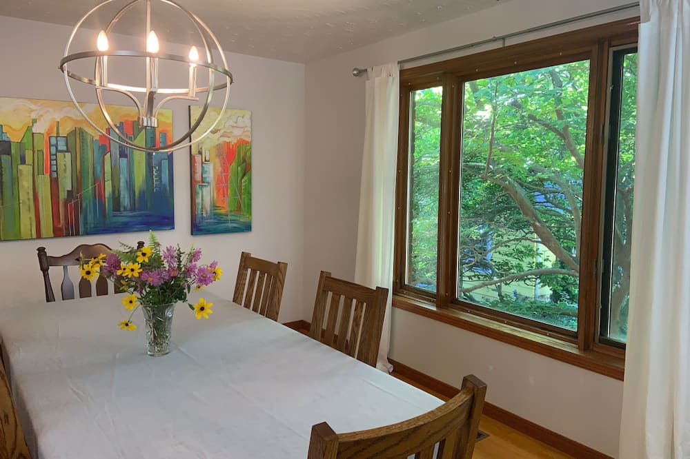 Photo of Bedroom in Dundas