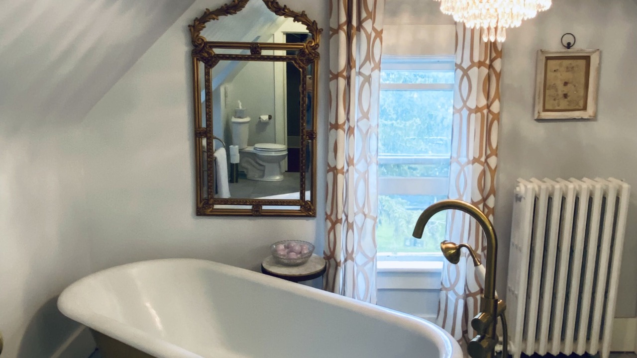 Photo of Bathroom in Gananoque