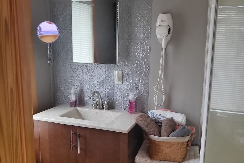 Photo of Bathroom in Tay