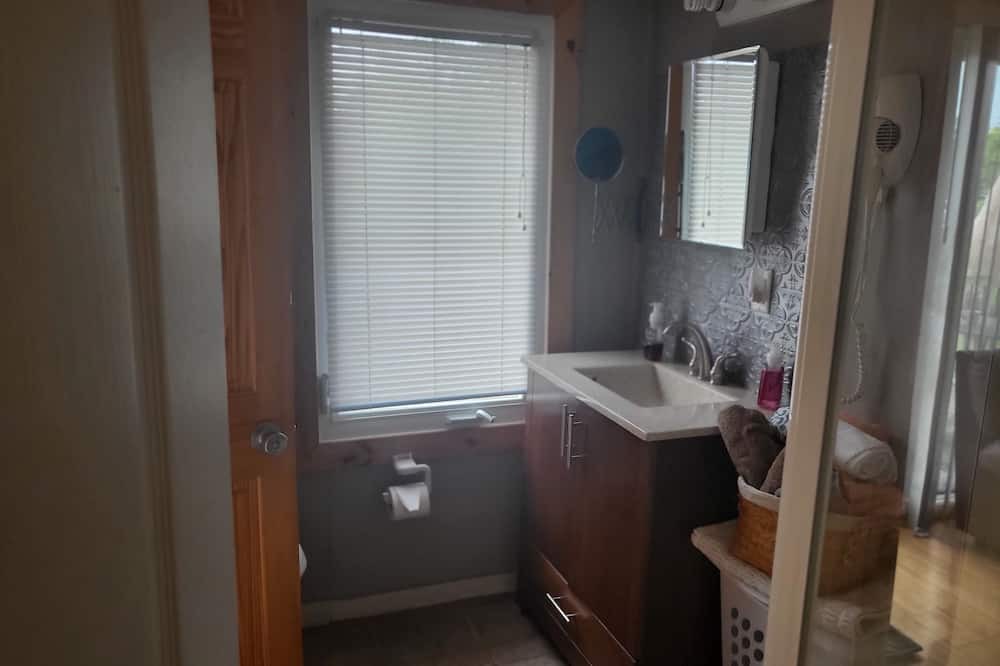 Photo of Bathroom in Tay