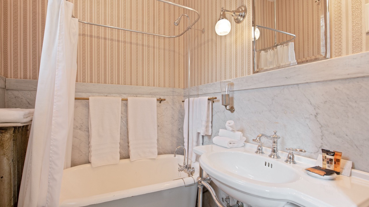 Photo of Bathroom in Summit - University