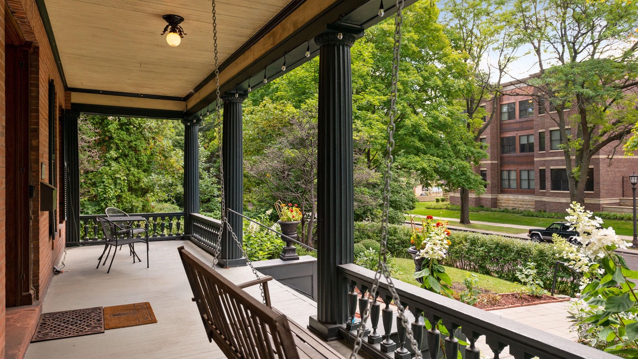 Photo of Patio Balcony in Summit - University