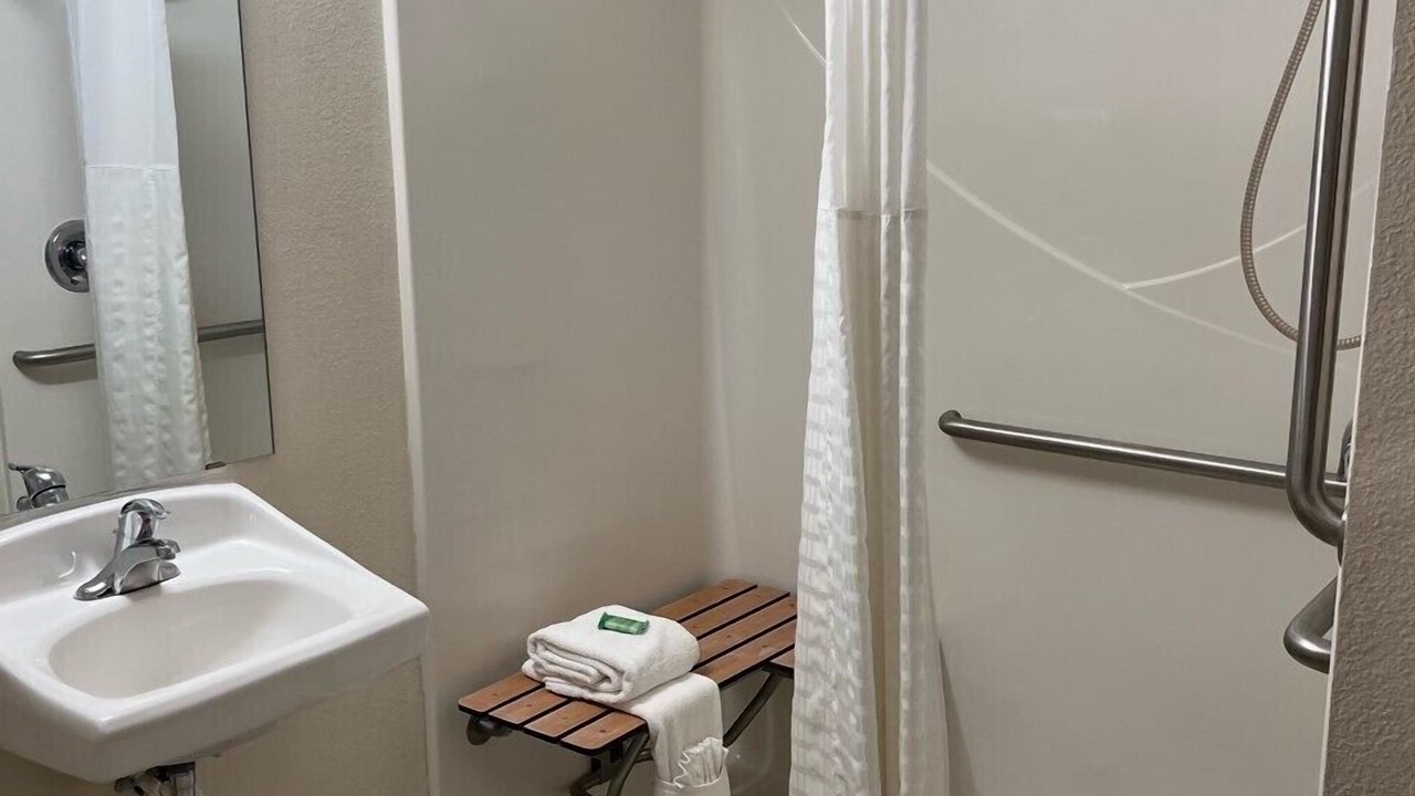 Photo of Bathroom in Becker