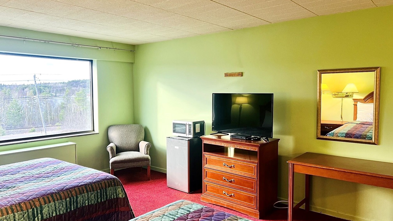 Photo of Bedroom in Lively