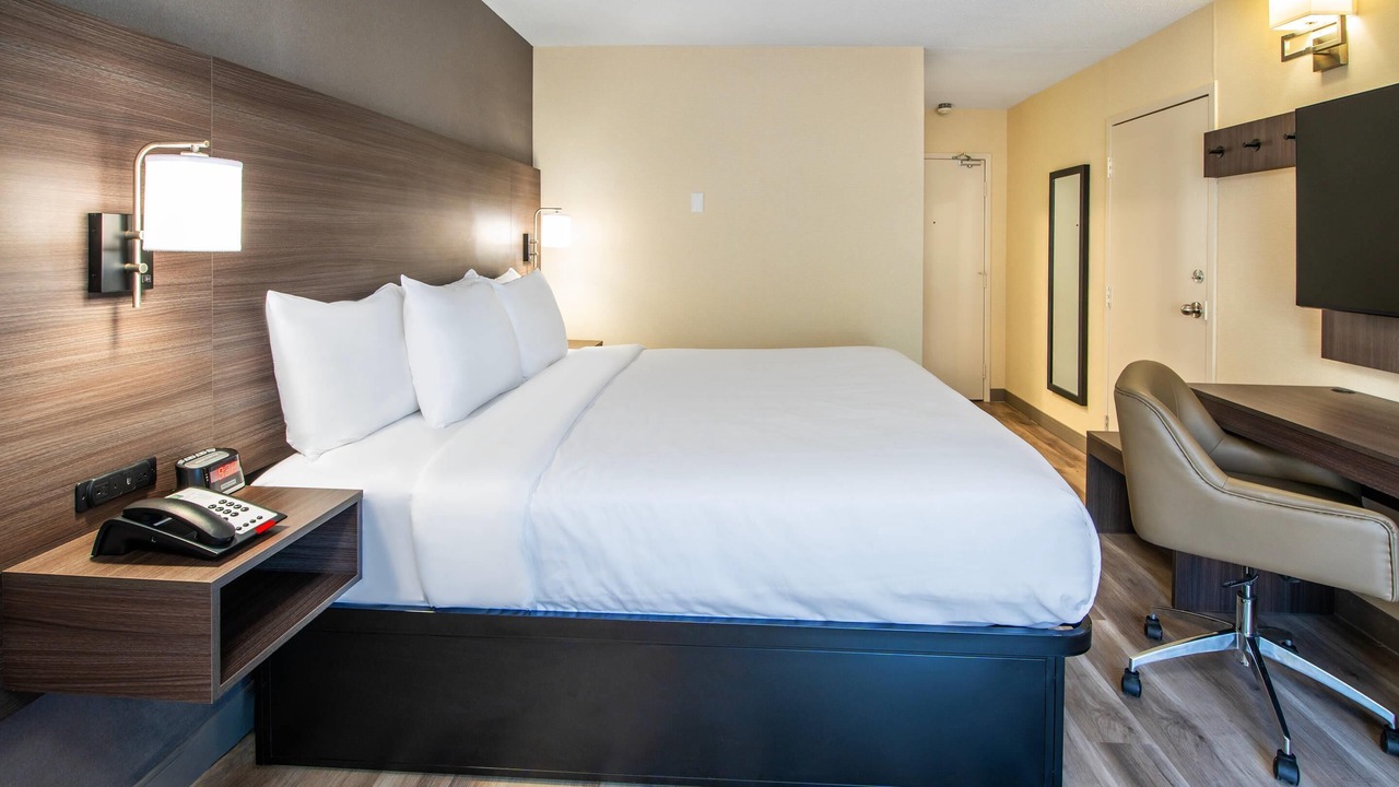 Photo of Bedroom in Chatham-Kent