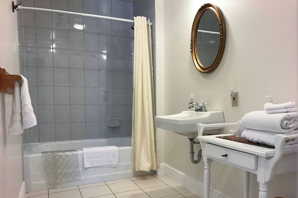 Photo of Bathroom in Peterson