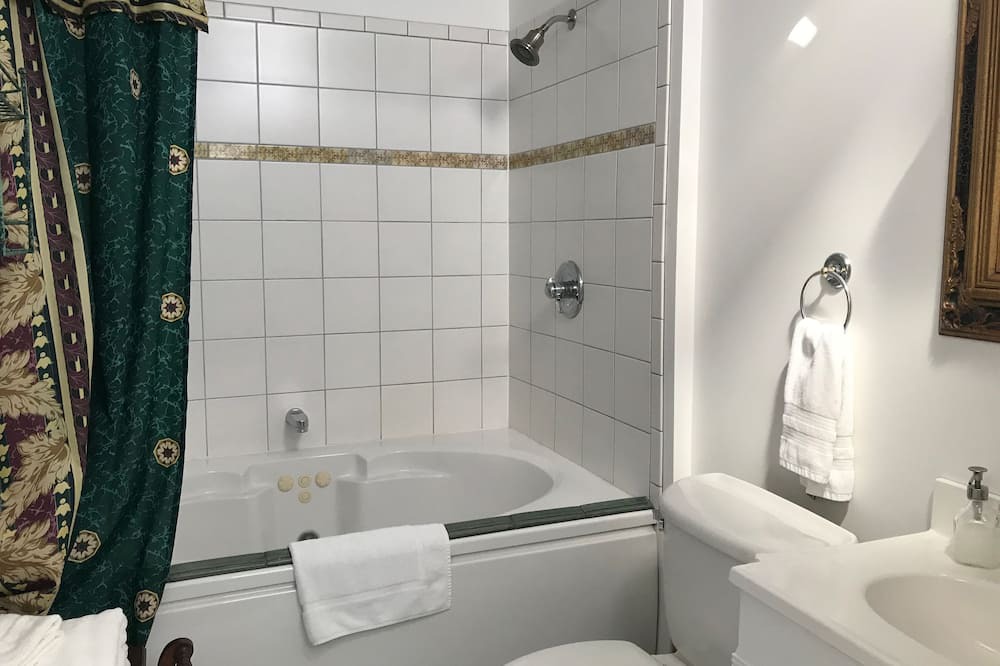 Photo of Bathroom in Peterson