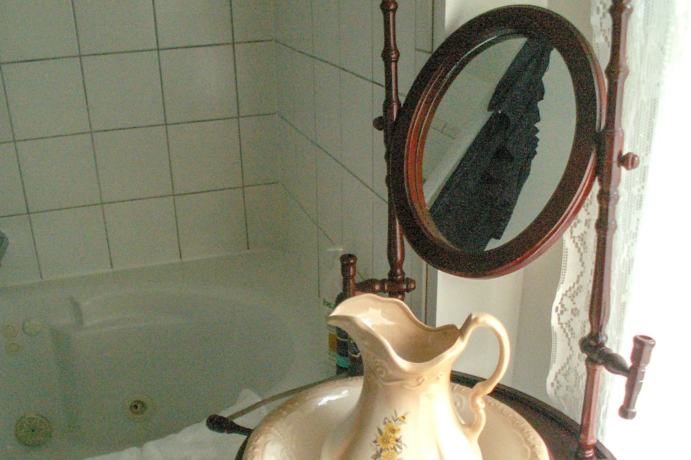Photo of Bathroom in Peterson
