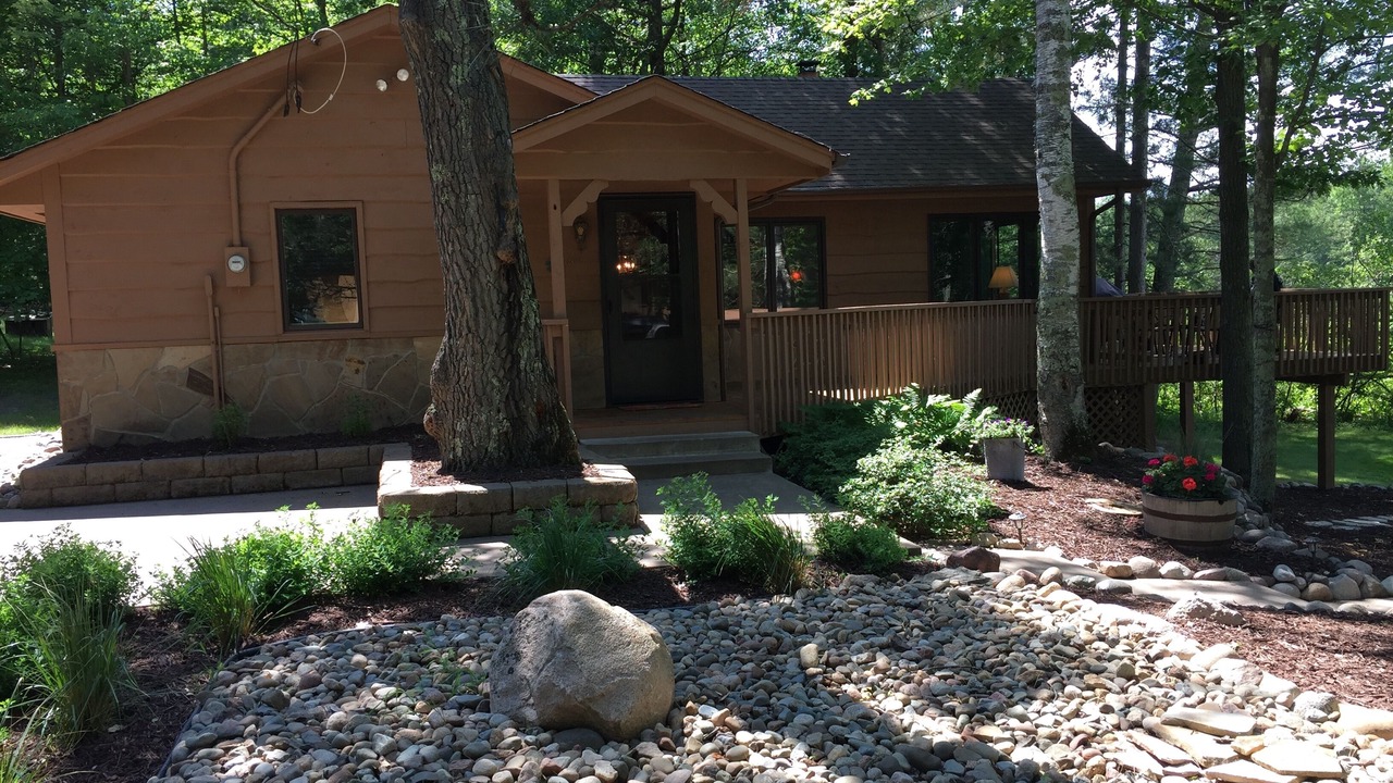 Photo of Outdoor in Emily