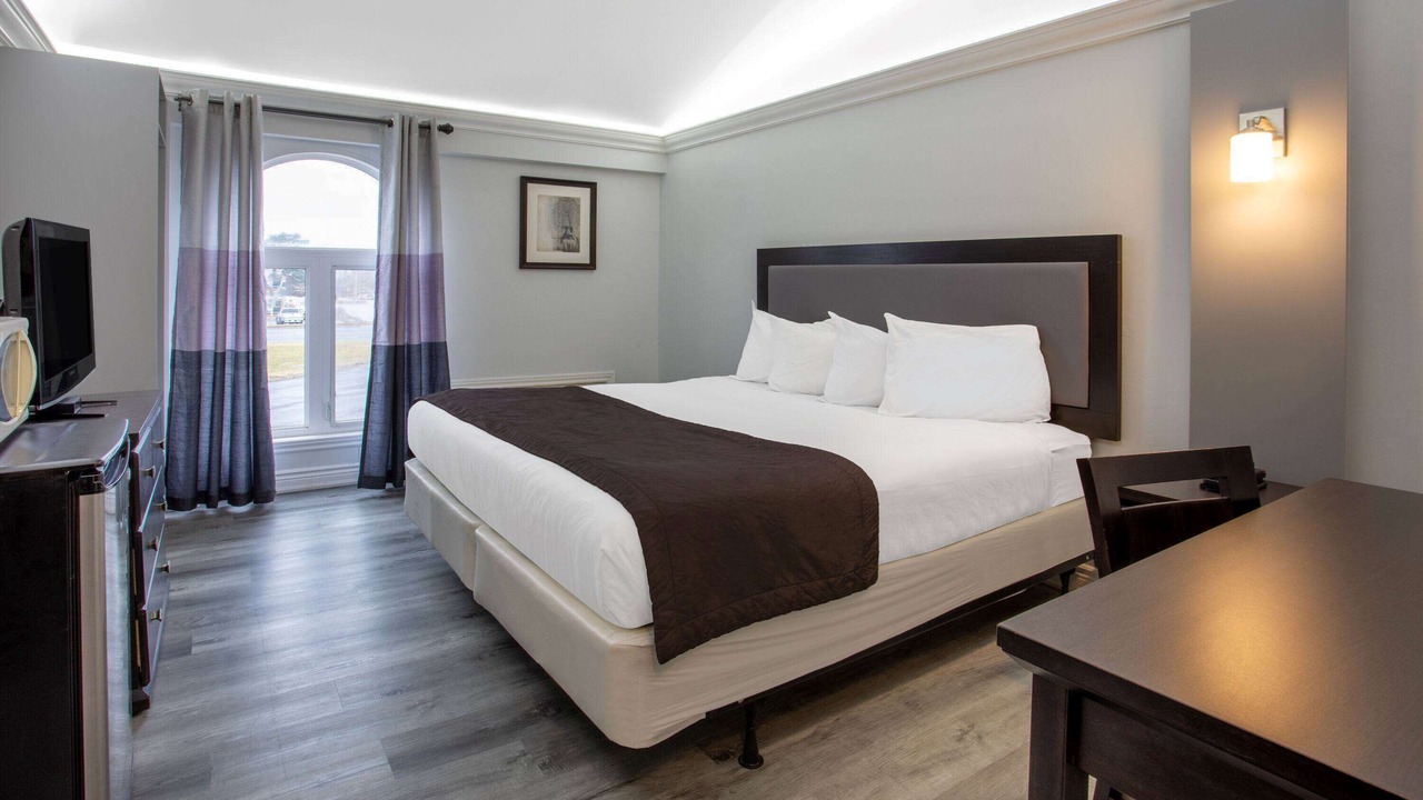 Photo of Bedroom in Sarnia