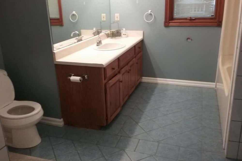 Photo of Bathroom in Tiny