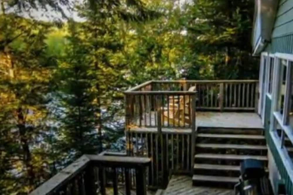 Photo of Patio Balcony in Haliburton