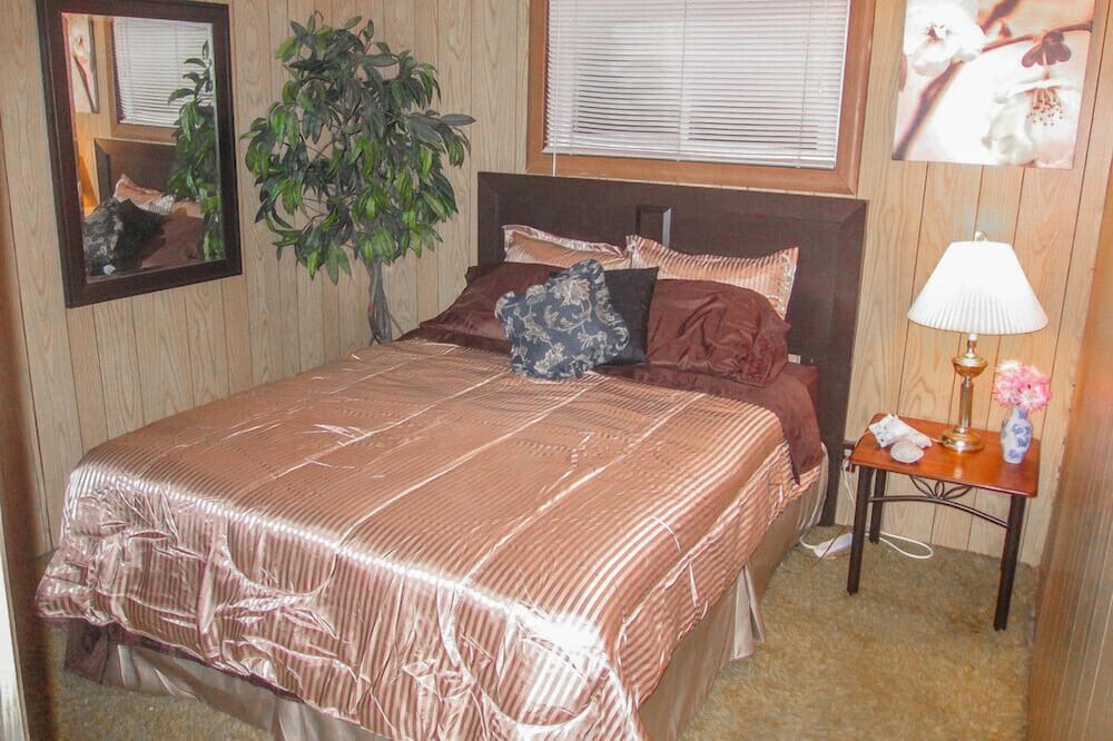 Photo of Bedroom in Haliburton