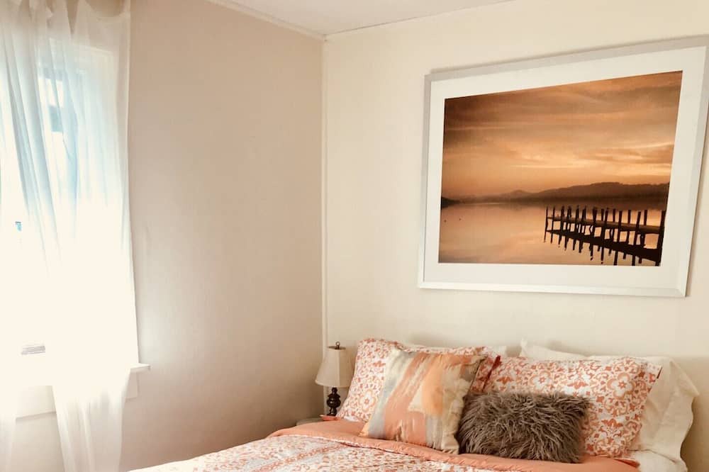 Photo of Bedroom in Jacksons Point