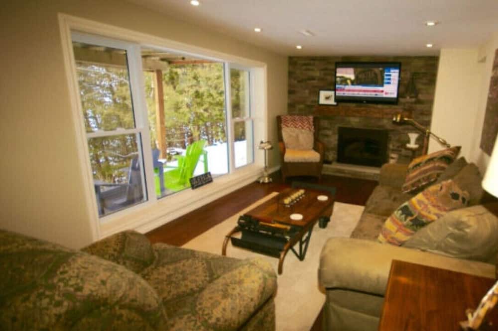 Photo of Livingroom in Douro-Dummer