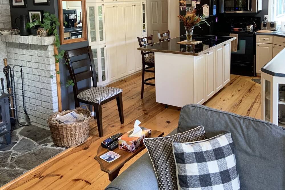 Photo of Livingroom in North Kawartha