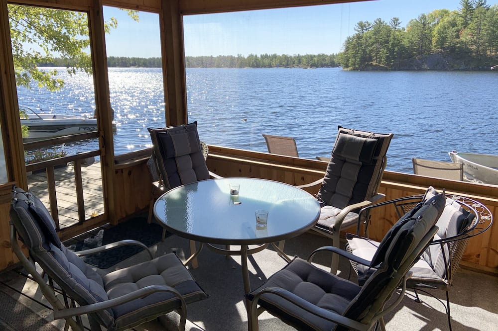 Photo of Patio Balcony in North Kawartha