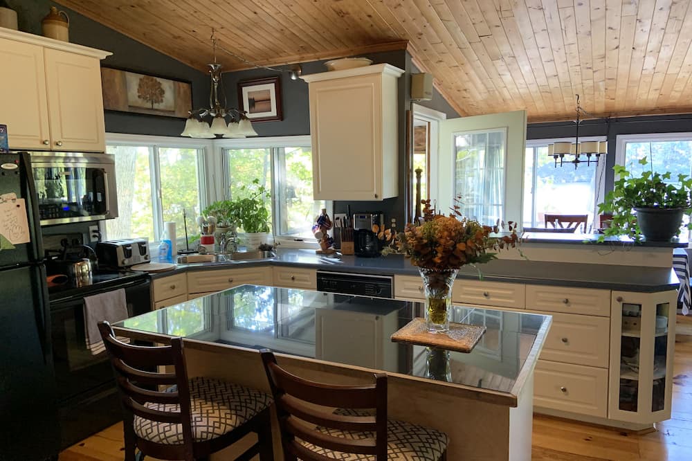 Photo of Kitchen in North Kawartha