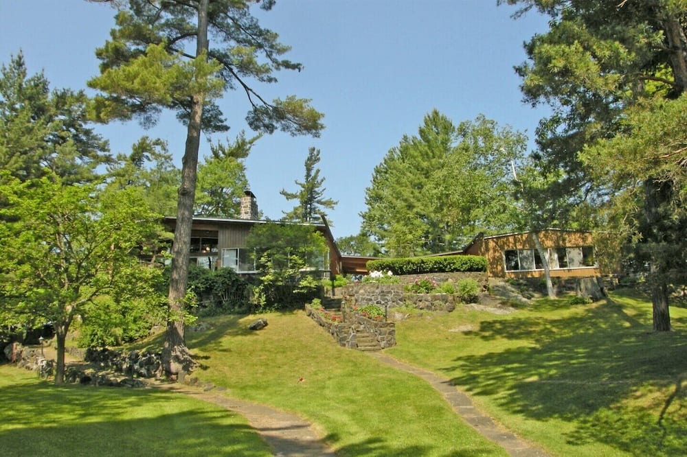 Photo of Others in Leeds and the Thousand Islands