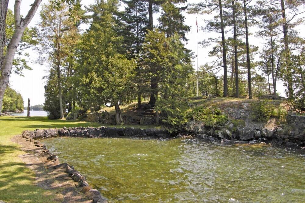 Photo of Others in Leeds and the Thousand Islands