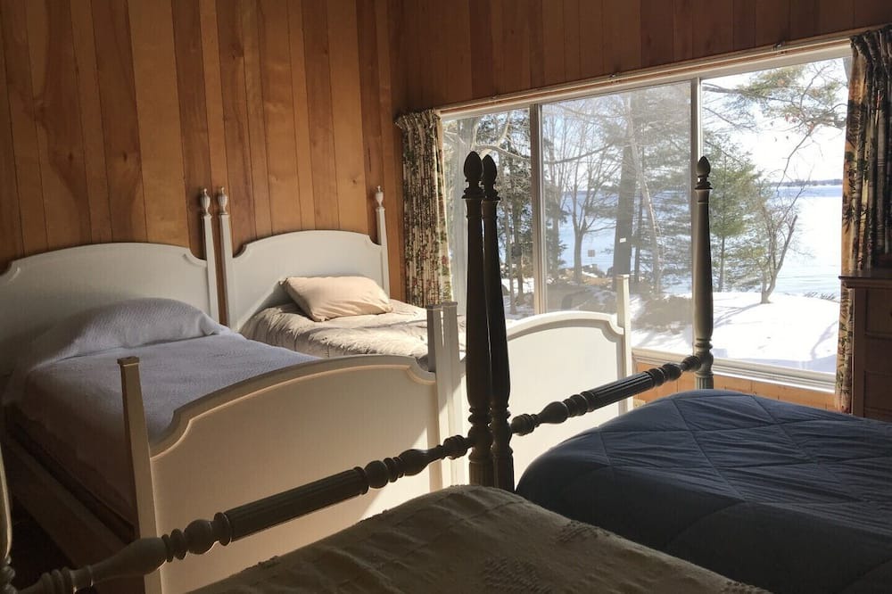 Photo of Bedroom in Leeds and the Thousand Islands