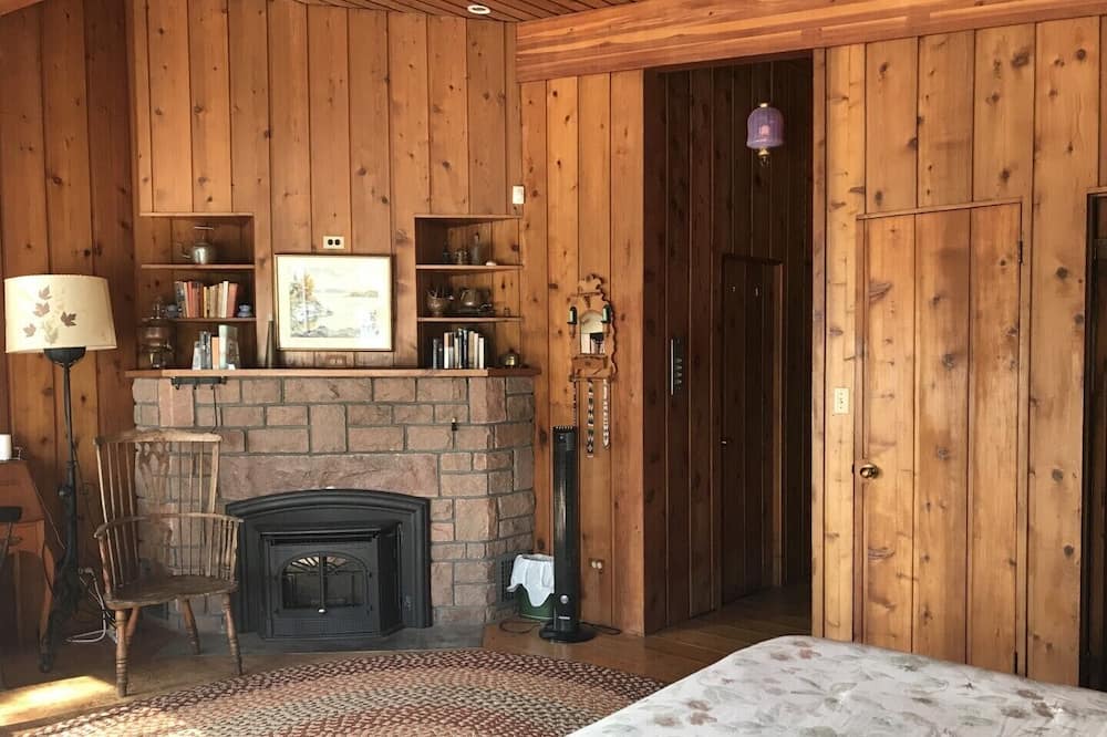 Photo of Livingroom in Leeds and the Thousand Islands