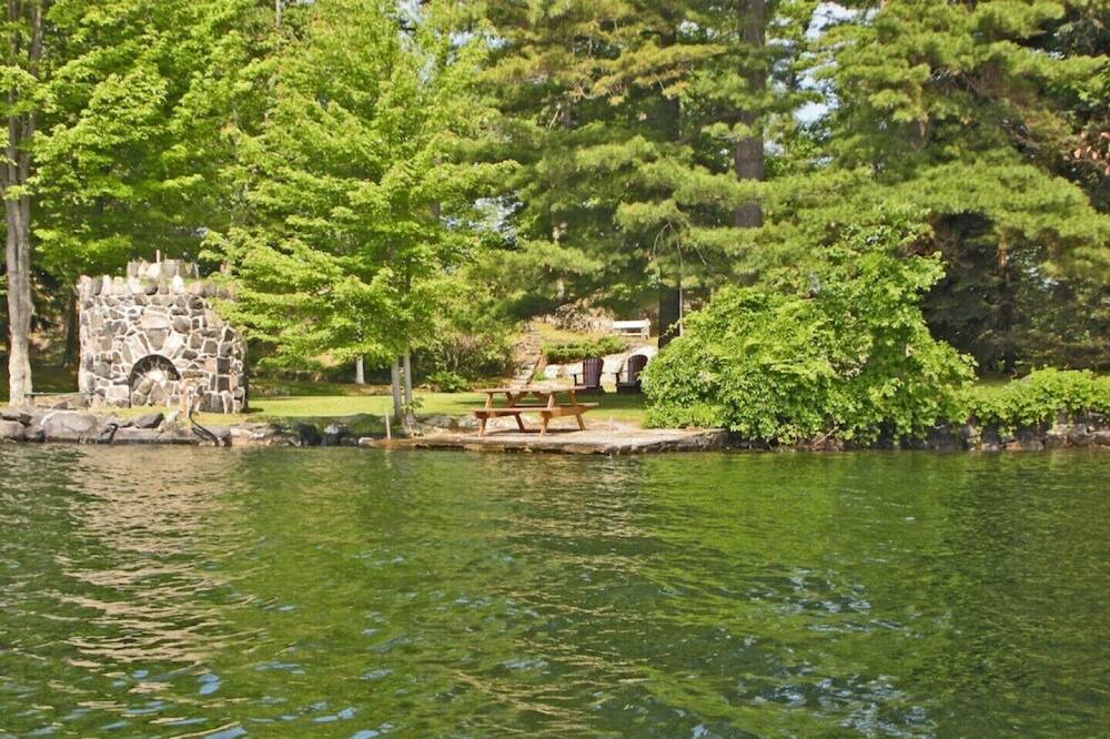 Photo of Others in Leeds and the Thousand Islands