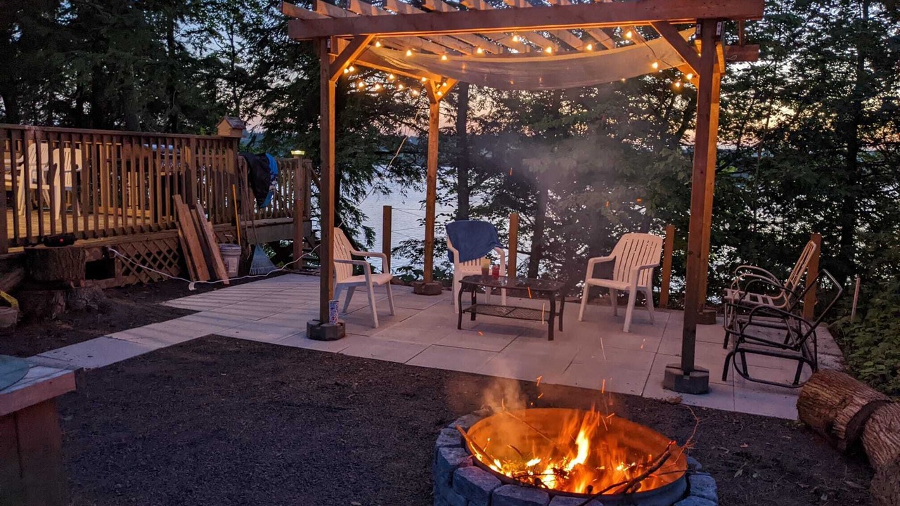 Photo of Outdoor in Erinsville