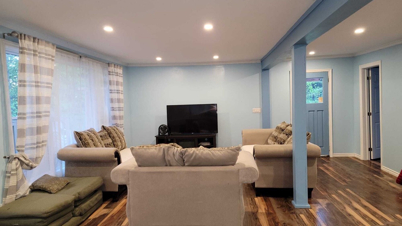 Photo of Livingroom in Erinsville