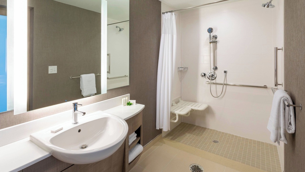 Photo of Bathroom in Maple Grove