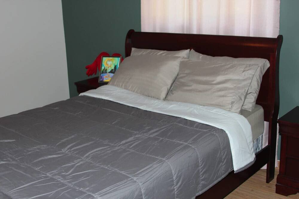Photo of Bedroom in Irondale