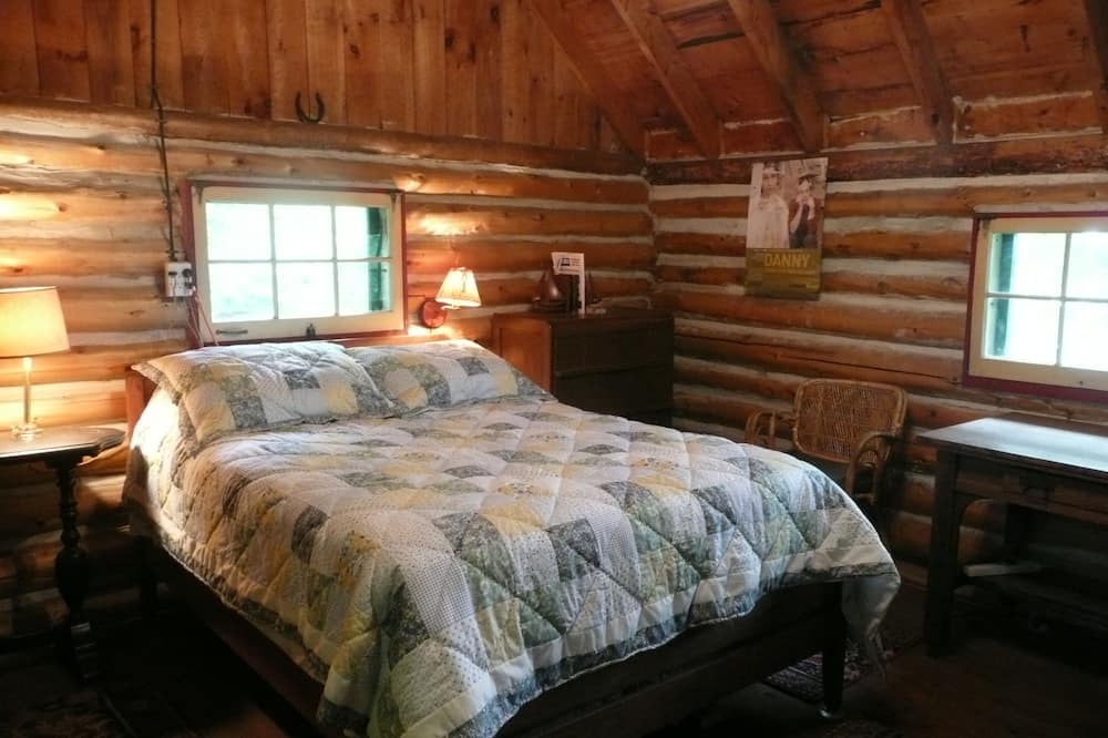 Photo of Bedroom in Drummond-North Elmsley